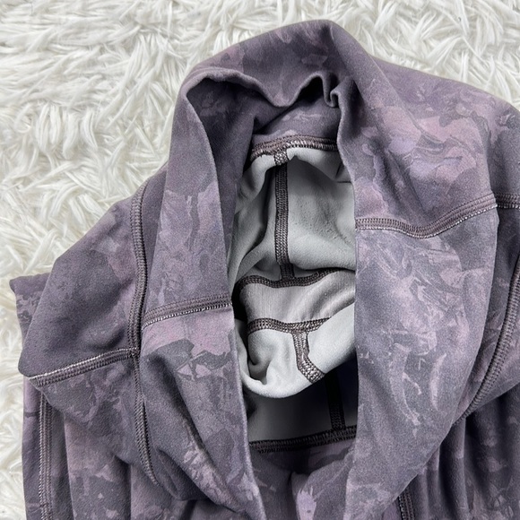 Lululemon Align Crop *21" Rejuvenate Dark Chrome Multi - Picture 3 of 5